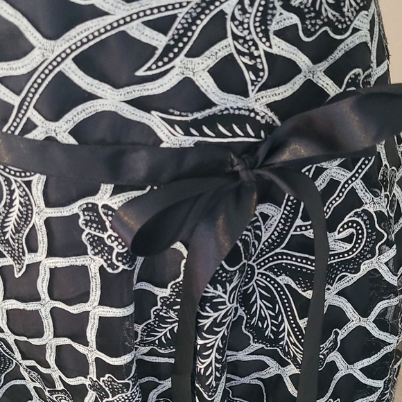 Skirt - Picture 2 of 5